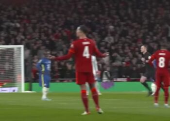 Nouvel angle de la réaction de van Dijk au VAR excluant le but de Matip