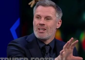 « Nulle part près d’un jaune » – Carragher sur le deuxième jaune de Sanchez