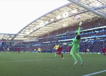 Alisson réalise un arrêt fantastique pour garder l’avance de Liverpool