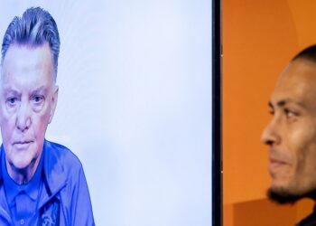 Van Dijk affirme qu’il préfère la tactique de Liverpool dans une évaluation honnête de la configuration hollandaise de Van Gaal