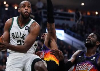 Nba, Milwaukee Bucks-Phoenix Suns 132-122