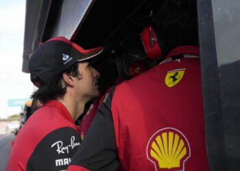 F1 Ferrari, à Imola changement de moteur de précaution pour Carlos Sainz