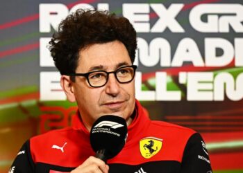 « Mercedes ? Il est peu probable qu’il se batte pour le titre de F1 cette année »