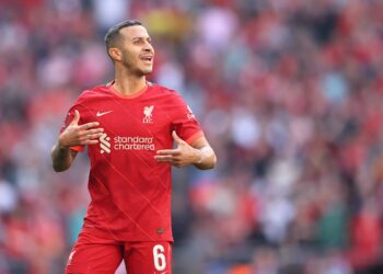 Thiago apparaît comme un homme de premier plan alors que Liverpool reste dans la chasse aux quatre