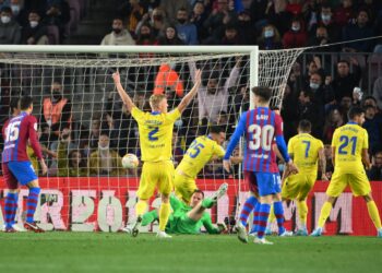 Les supporters de Barcelone attaquent Ferran Torres après la défaite de Cadix