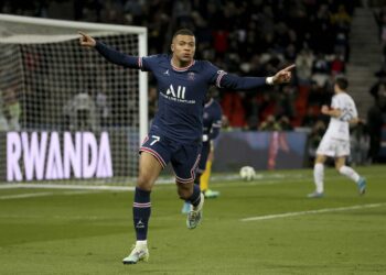 Le patron du Real Madrid, Ancelotti, répond à la demande de Mbappe de Pochettino