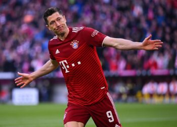 Robert Lewandowski reste timide sur l’avenir du Bayern au milieu d’une victoire record en championnat