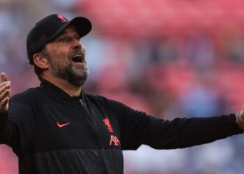 Klopp fait un point « en colère » avant le choc de Manchester United alors que les joueurs sont partis avec un avertissement de « problèmes massifs »