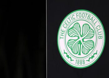 La star du Celtic pointée du doigt pour de vives critiques après un mauvais départ contre les Rangers