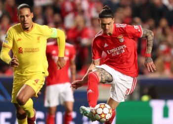 Robinson envoie un avertissement à Van Dijk UCL suite à l’appel de Nunez