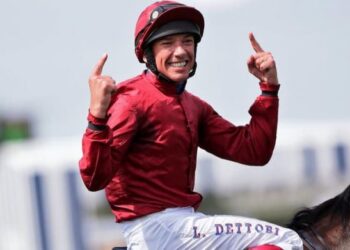 Quel cheval Frankie Dettori monte-t-il dans les 2000 Guinées ?
