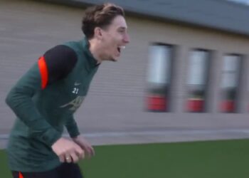 Tsimikas ne peut cacher son excitation de voir Thiago