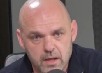 (Vidéo) Les neutres devraient soutenir Liverpool sur City pour le succès du PL, affirme Murphy