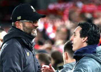 Jurgen Klopp qualifie Unai Emery de « roi des tasses »