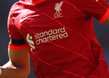 L’accord de sponsoring de Standard Chartered à Liverpool touche à sa fin