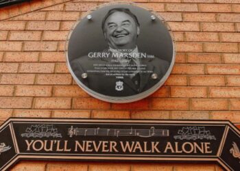 Liverpool dévoile le mémorial de Gerry Marsden