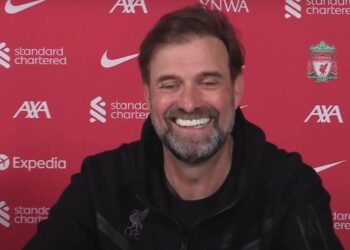 Klopp comprend mal le « brouillard cérébral » lors d’une conférence de presse