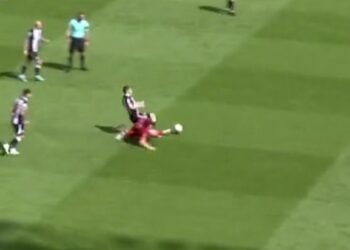 VAR déclare que le tacle de James Milner n’est pas une faute