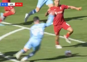 Un expert de la BBC souligne le moment « intelligent » de Thiago qui épatera les fans alors que Liverpool a livré une performance incroyable en première mi-temps