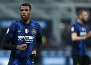 Tottenham prépare une offre de 20 millions de livres sterling pour l’arrière droit