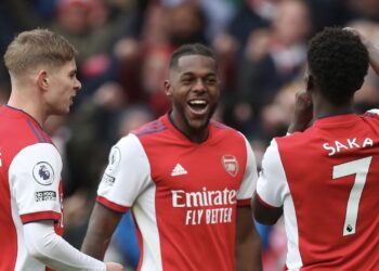 Coller ou tordre ?  |    … un blog d&rsquo;Arsenal