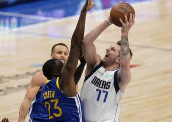Playoffs Nba – Doncic ravive Dallas, les Warriors mènent désormais 3-1