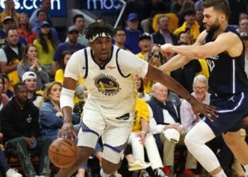Nba, Finale Ouest : Golden State bat Dallas et passe 2-0.  Looney, héros inattendu