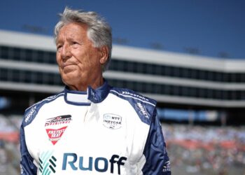 « Leclerc-Sainz, Ferrari est au top. Mon équipe de F1 ? Oui, nous sommes prêts »