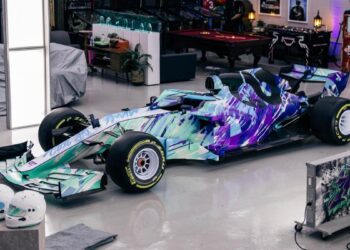 graffitis sur les livrées d’AlphaTauri, Mercedes et Williams