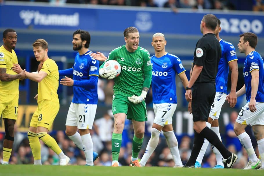 Everton confirme l'enquête policière après que deux stars de Brentford ont révélé des abus racistes subis à Goodison Park