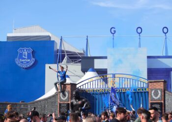Everton répond à la menace du FFP après que Leeds et Burnley ont écrit à la Premier League