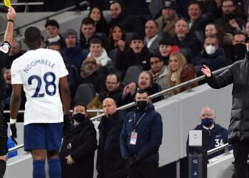 L’arbitre qui a exaspéré Jurgen Klopp s’apprête à ne pas arbitrer les matchs de Liverpool ou de Manchester City