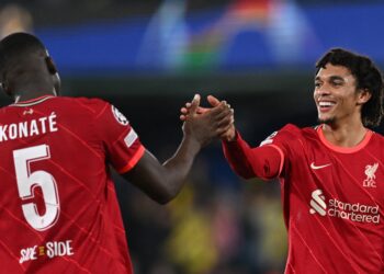 Nouvelles de l’équipe de Liverpool confirmées: Klopp fait un appel défensif majeur alors que deux changements sont apportés contre Tottenham