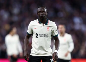 Neil Jones abandonne la mise à jour des demandes de salaire de Sadio Mane alors que les rumeurs de sortie montent