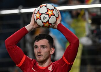 Robertson jaillit de son coéquipier « spécial » de Liverpool qui avait l’air au bord des larmes après la victoire de Villarreal