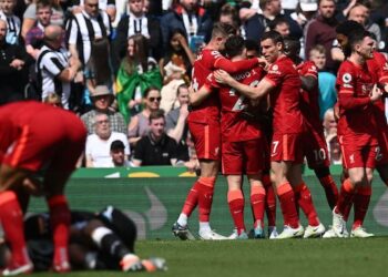 L’ancien arbitre de la PL rend son verdict sur le point de discussion controversé de la victoire de Liverpool à Newcastle