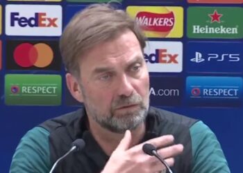 Jurgen Klopp fournit une mise à jour « étonnamment bonne » sur la forme physique de Thiago Alcantara et pense qu’il y a de « bonnes chances » qu’il joue