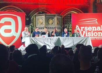 Un dimanche court comme on espère le miracle de l’hilarité