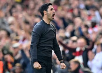 Arsenal a donné un double coup de pouce opportun pour le choc de Newcastle