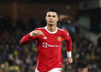 Des photos divulguées de Ronaldo enfilant les 3 nouveaux kits de Man United font surface en ligne