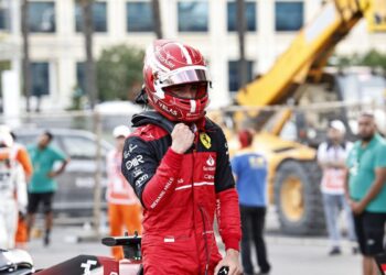 F1 Bakou, Leclerc en pole avec Ferrari !  Blagues Red Bull.  Sainz part quatrième