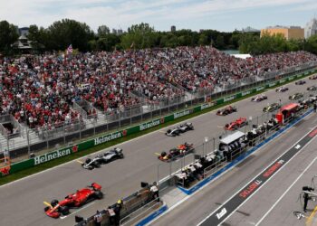 programmes télévisés en direct et différés, comme regarder la course sur Sky, Now et TV8