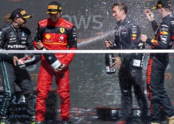 « Sainz grandit et la F1-75 est là. Toujours en piste pour gagner »