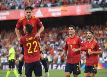 La starlette de Barcelone, Gavi, a reçu des éloges pour son match contre le Portugal