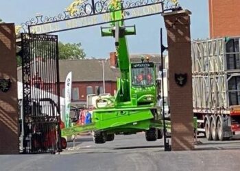 Un accident à Anfield voit les portes de Bill Shankly endommagées