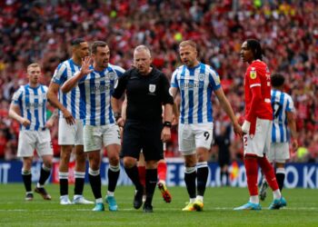 L’arbitre John Moss reçoit des menaces de mort après avoir arbitré la finale des barrages du championnat