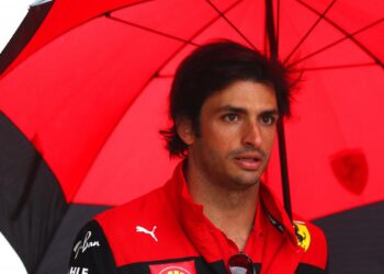 F1 Silverstone, Carlos Sainz monte un nouveau châssis sur Ferrari