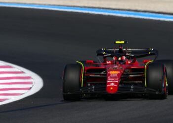 Sainz et Leclerc devant Verstappen