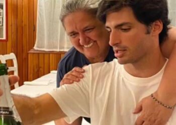 Ferrari F1, la fête de Carlos Sainz au restaurant Maranello