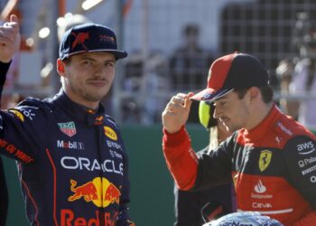 F1 Leclerc et une bataille Ferrari : « On est proches ».  Verstappen : « Super machine »